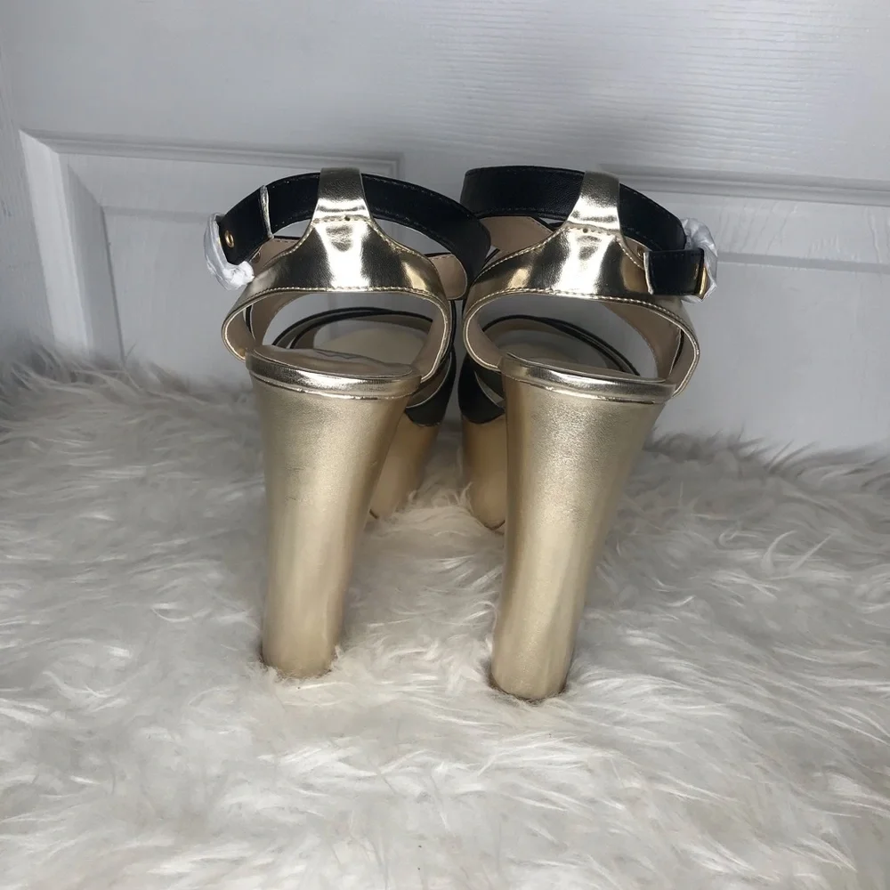 Black & Gold Chunky Platformed Heels 8.5